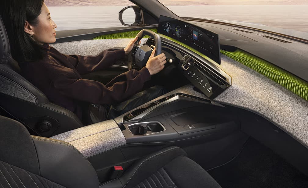 Peugeot 5008 GT interior - Volante